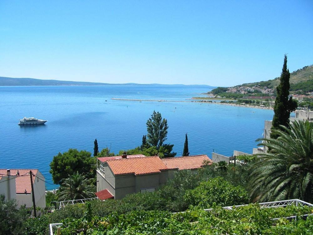 Apartment Bugenvila Omiš